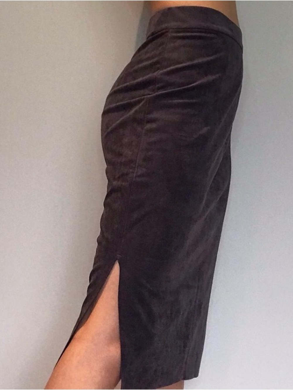 Aritzia - Wilfred Classic Brown Suede Pencil Skirt (US 6)